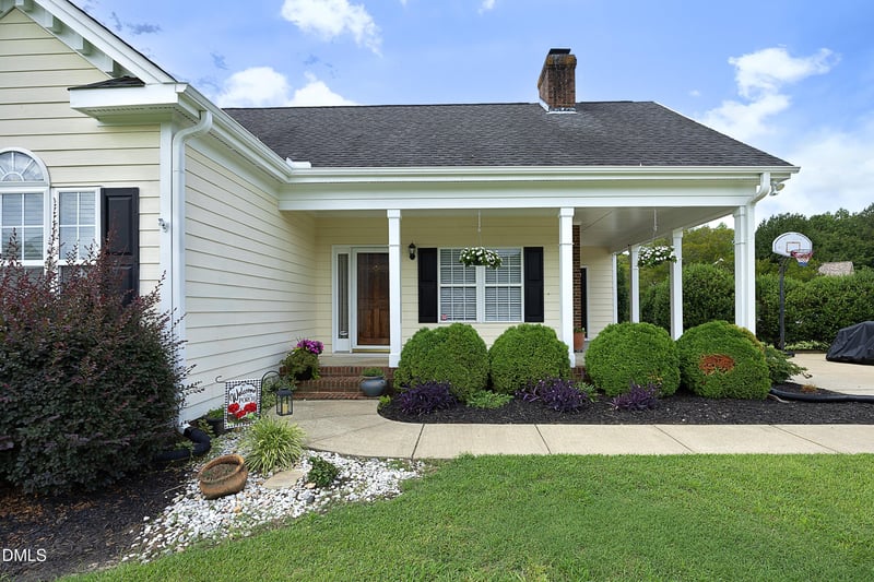 211 Sherman Lakes Dr, Fuquay Varina, NC 27526