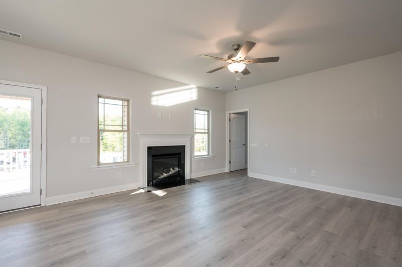 211 Spring Forest Dr, Goldsboro, NC 27534