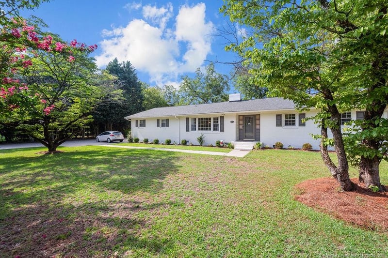 211 Stacy Weaver Dr, Fayetteville, NC 28311