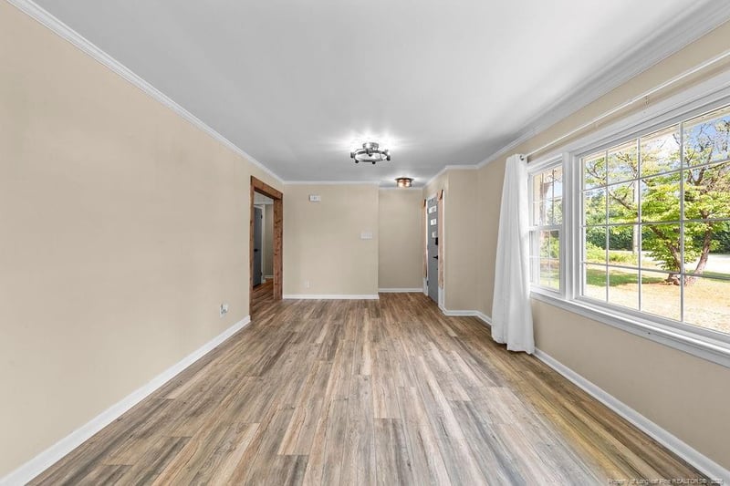 211 Stacy Weaver Dr, Fayetteville, NC 28311