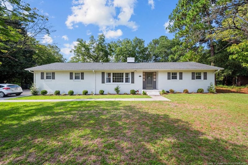 211 Stacy Weaver Dr, Fayetteville, NC 28311