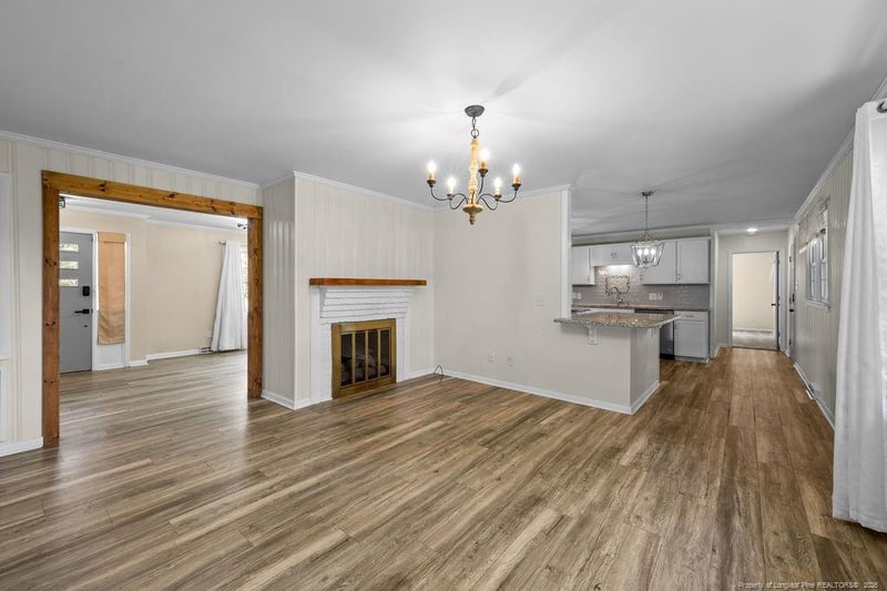211 Stacy Weaver Dr, Fayetteville, NC 28311