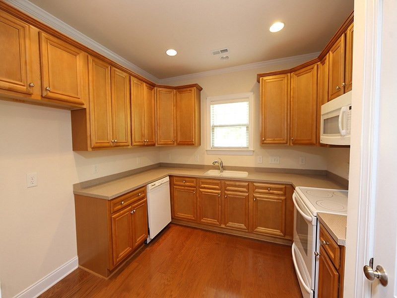211 Summerwind Plantation Dr, Garner, NC 27529