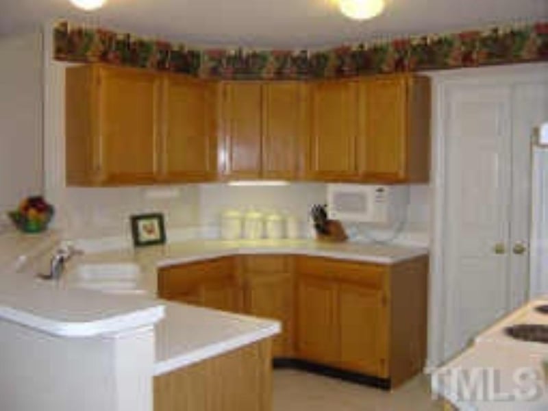 211 Swansboro Dr, Cary, NC 27519