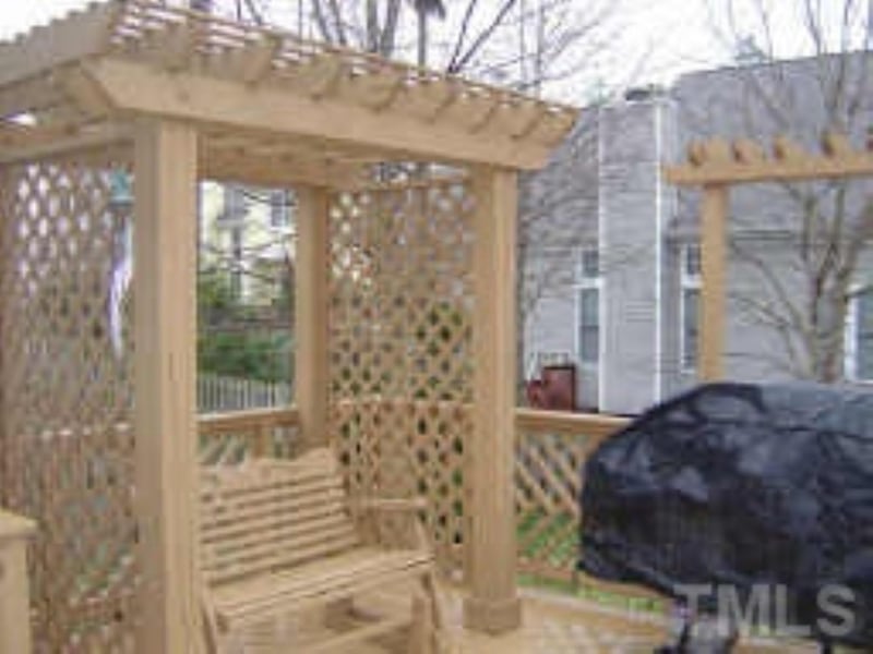 211 Swansboro Dr, Cary, NC 27519