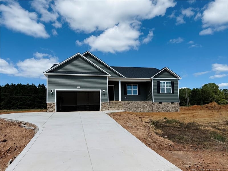 211 Uwharrie Way, Sanford, NC 27330