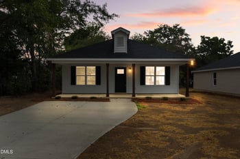 211 Washington St, Coats, NC 27521