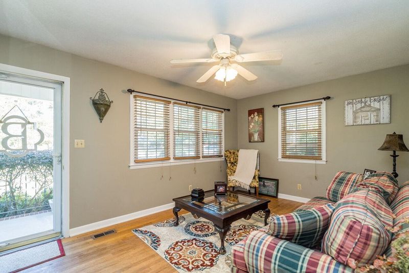 211 Whitley Dr, Smithfield, NC 27577