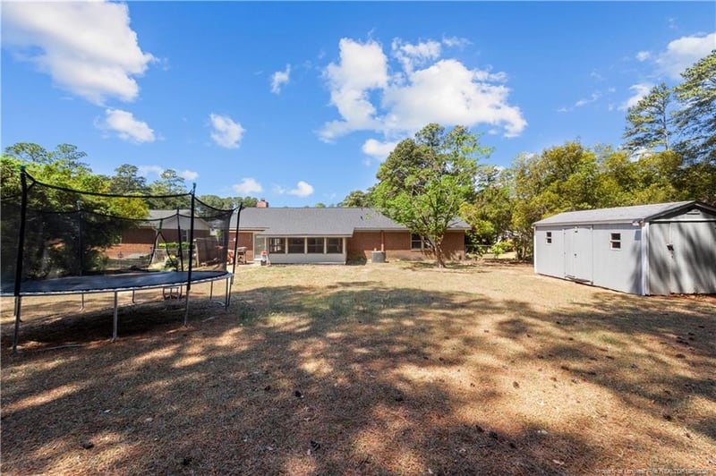 211 Wintergreen Dr, Fayetteville, NC 28314
