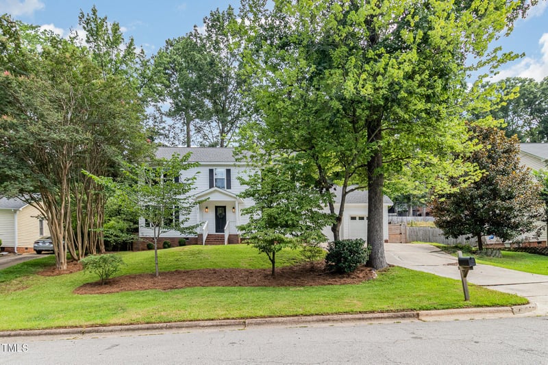 211 Wyatts Pond Ln, Cary, NC 27513