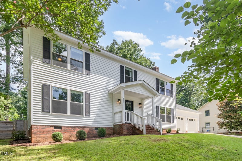 211 Wyatts Pond Ln, Cary, NC 27513