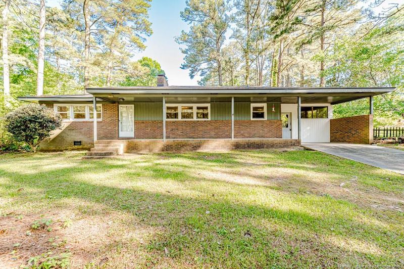 2110 N Shoreline Dr, Sanford, NC 27330
