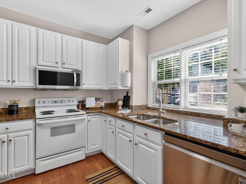 2110 White Pond Ct, Apex, NC 27523