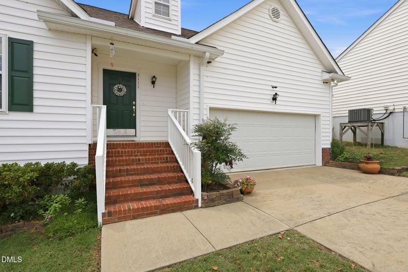 2111 Castle Pines Dr, Raleigh, NC 27604