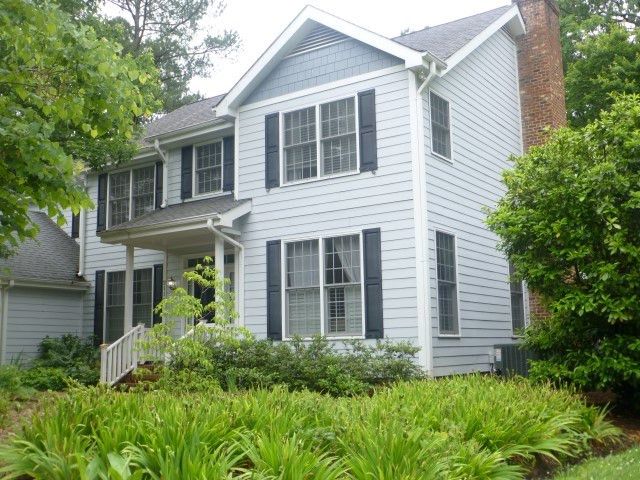 2111 Ridgefield Dr, Chapel Hill, NC 27517