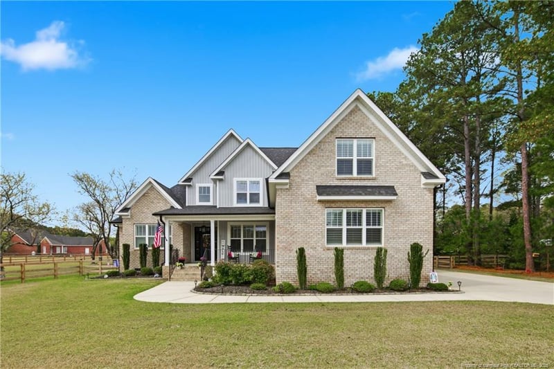 2111 Sunburst Ct, Fayetteville, NC 28312