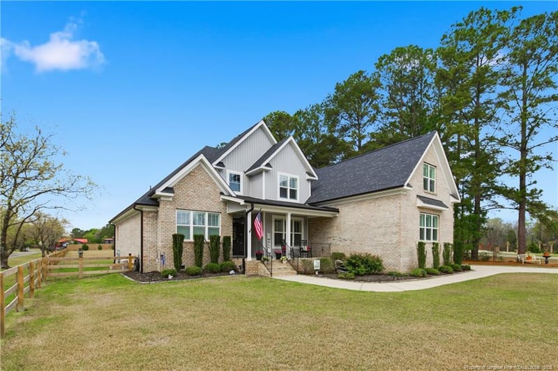 2111 Sunburst Ct, Fayetteville, NC 28312