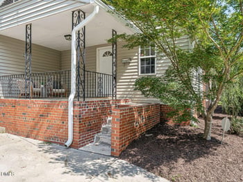 2111 Woodview Dr, Raleigh, NC 27604