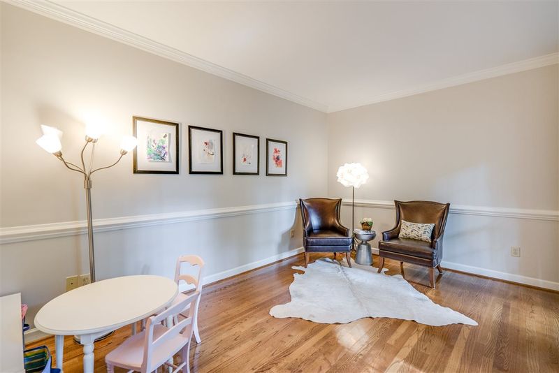 2112 Oakton Dr, Raleigh, NC 27606
