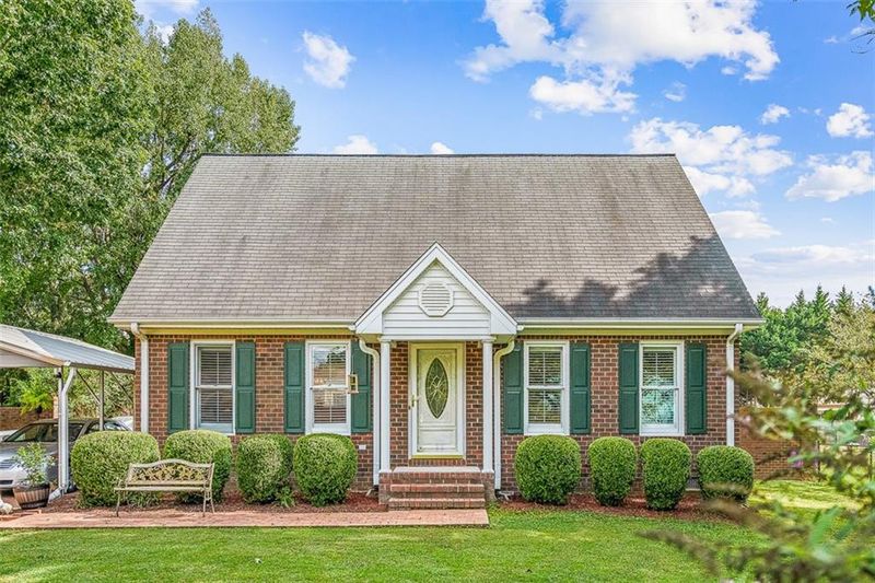 2112 Rendall St, Burlington, NC 27215