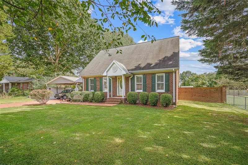 2112 Rendall St, Burlington, NC 27215
