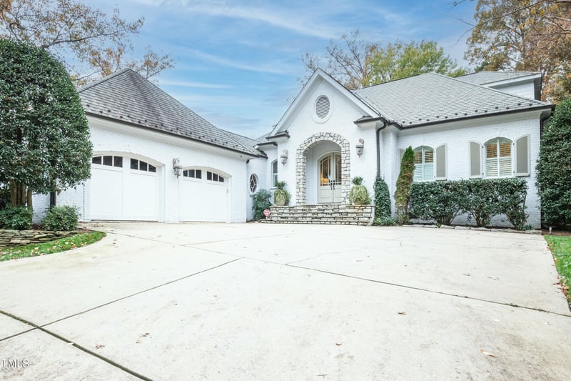 2113 Buckingham Rd, Raleigh, NC 27607