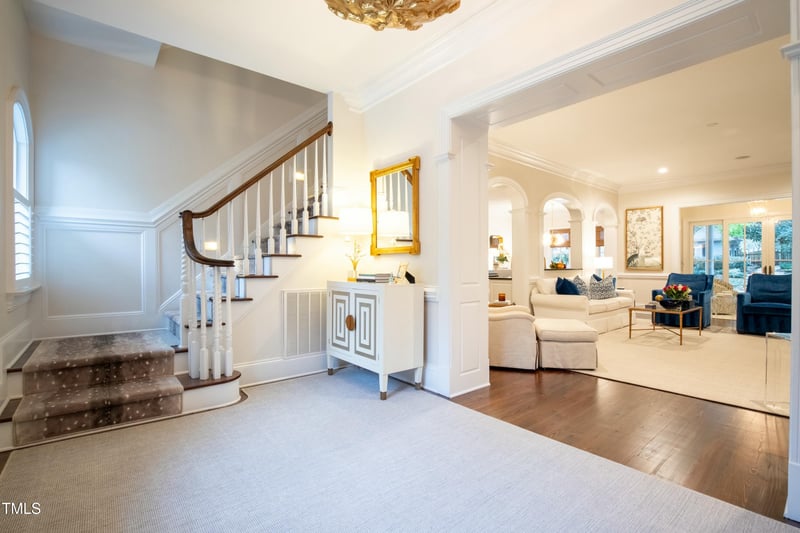 2113 Buckingham Rd, Raleigh, NC 27607