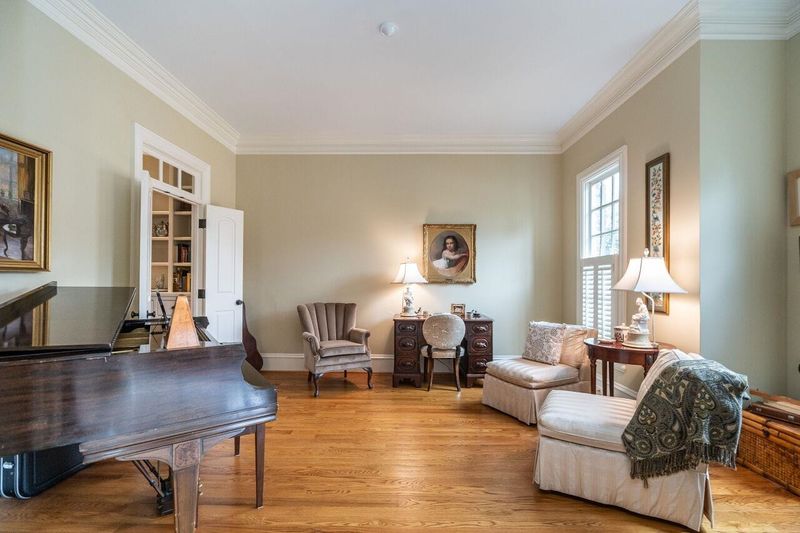 2113 Cowper Dr, Raleigh, NC 27608