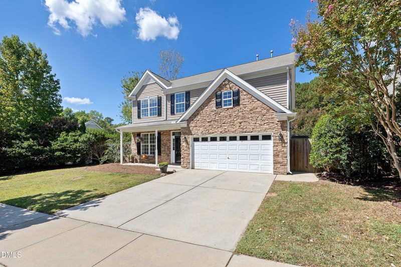 2113 Feather Ridge Dr, Holly Springs, NC 27540