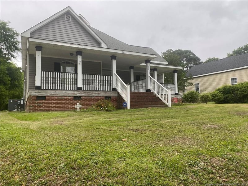 2113 Lee Ave, Sanford, NC 27330