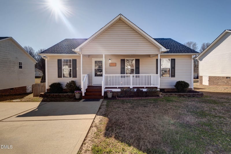 2113 Mckinnon Dr, Clayton, NC 27520