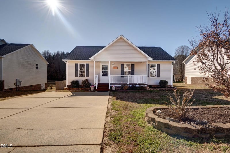 2113 Mckinnon Dr, Clayton, NC 27520