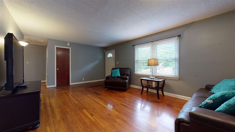 2113 Old Oxford Rd, Durham, NC 27704