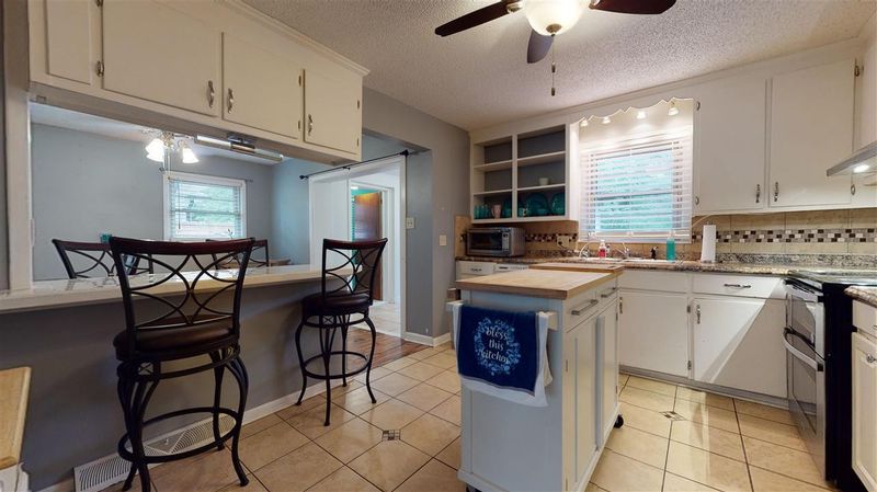 2113 Old Oxford Rd, Durham, NC 27704
