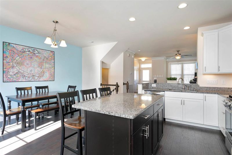 2113 Whitesmith Dr, Apex, NC 27502