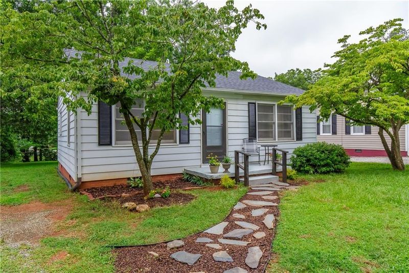2113 Wrenn St, Burlington, NC 27215