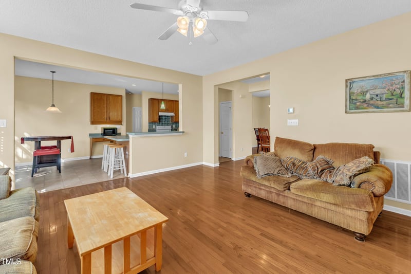 2114 Baycourt Trl, Hillsborough, NC 27278