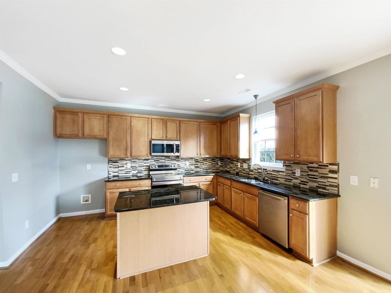 2114 Feather Ridge Dr, Holly Springs, NC 27540
