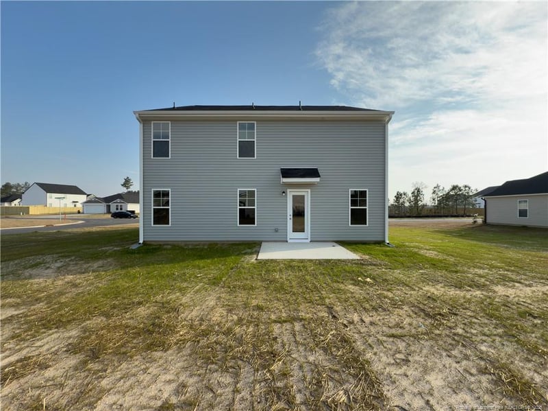 2114 Roadster Pony Ln, Hope Mills, NC 28348