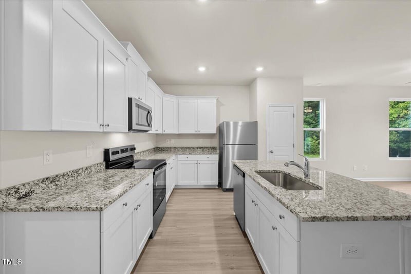 2114 Willow Glen Dr, Graham, NC 27253