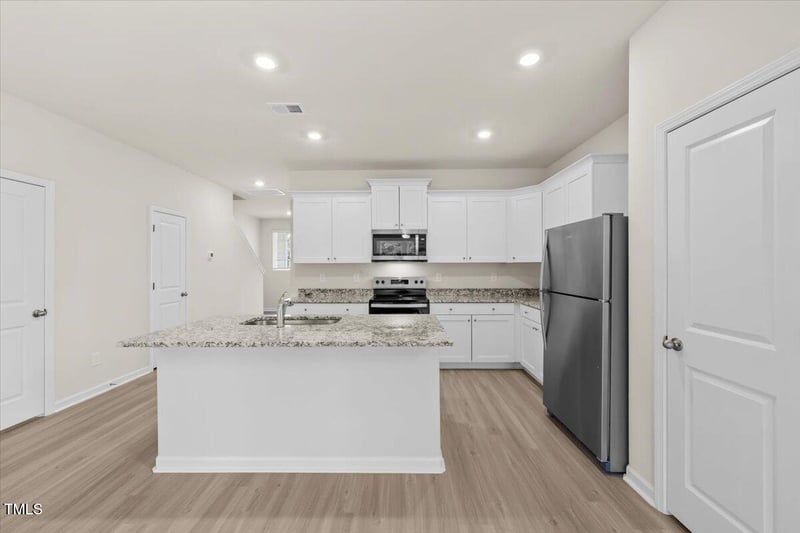 2114 Willow Glen Dr, Graham, NC 27253