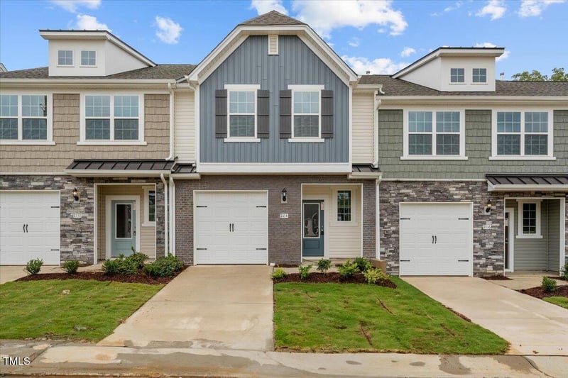 2114 Willow Glen Dr, Graham, NC 27253