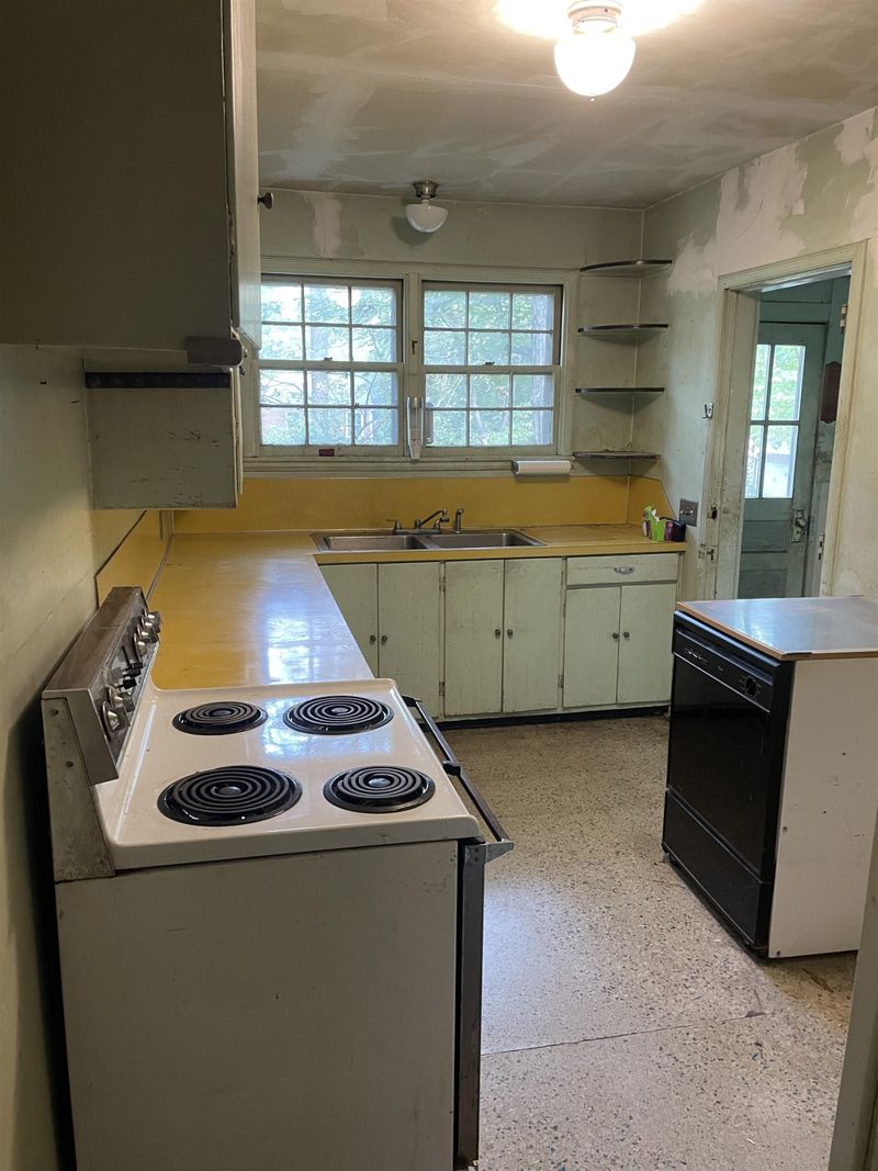 2114 Woodrow St, Durham, NC 27705
