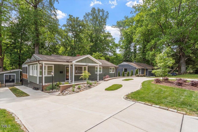 2114 Woodview Dr, Raleigh, NC 27604