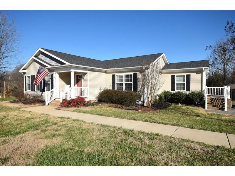 2115 Cheyenne Dr, Burlington, NC 27217