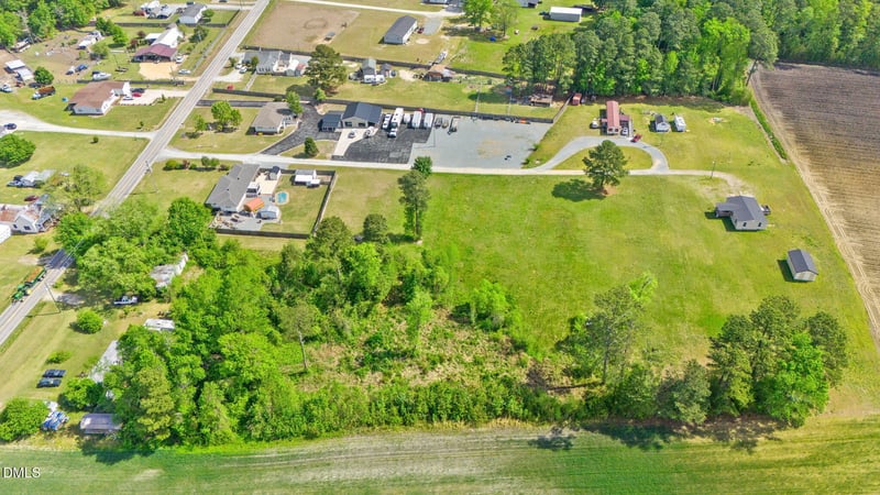 2115 Woods Crossroads Rd, Benson, NC 27504