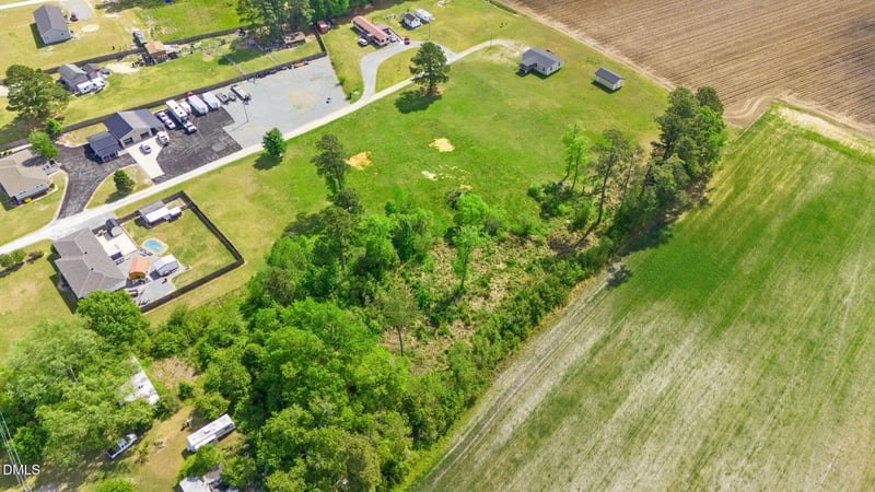 2115 Woods Crossroads Rd, Benson, NC 27504