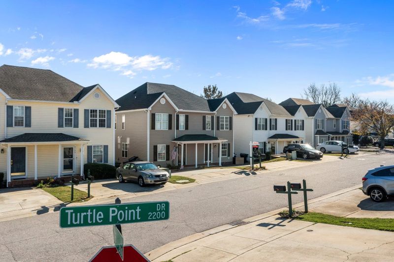 2116 Turtle Point Dr, Raleigh, NC 27604