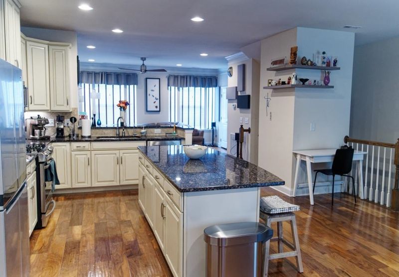 2116 Whitesmith Dr, Apex, NC 27502