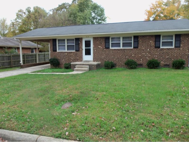 2117 Joseph St, Burlington, NC 27215
